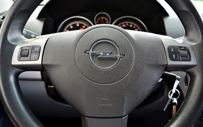 Opel Astra cena 13900 przebieg: 237000, rok produkcji 2004 z Łęknica małe 154